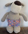 Boofle Stofftier in Shorts. Sommer