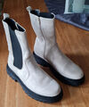 Damen Chelsea Boots Gr. 39 beige Lederimitat Velours Optik gerbaucht wie neu