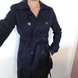 Dunkelblauer Trenchcoat 