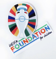 2024 UEFA Euro 2024 Pokal + Foundation Patch neu （2 Patches）