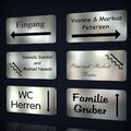 EDELSTAHL TÜRSCHILD  NAMENSSCHILD KLINGELSCHILD MIT HINWEISPFEIL * LASERGRAVIERT