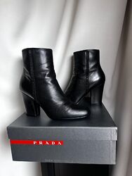 Damen Prada Stiefeletten wie Neu Gr.39