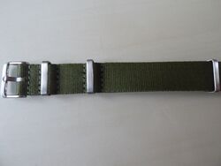 Nato-Style Strap 20 mm  7 Farben  schicke Edelstahlschließe Länge: 29 cm