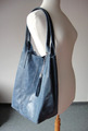 Marina Vogt Florenz Beuteltasche Amore massiv Leder jeansblau TOPZUSTAND