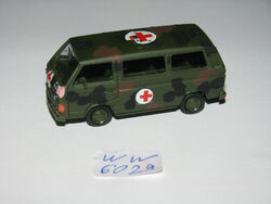 Roco Minitanks VW T 3 Flecktarn handgemalt, gesupert  Rotes Kreuz