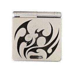 Nintendo Game Boy Advance SP Tribal Limited Edition Silber Handheld-Spielkonsole