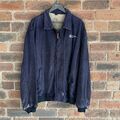 Herren Carhartt 101623 Flame-Resistant Duck Bomber Quilt Lined Navy Jacke Gr. 2XL