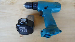 Makita 2-Gang Akku-Bohrschrauber 6227D,12 V, Rechts-/Links-Lauf,, Akku/Ladegerät