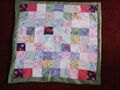 Memory Patchwork Decke/Quilt. Handarbeit aus entwachsener Kinderkleidung, 