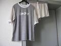 1 Shorty / Schlafanzug / Kurz-Pyjama - DKNY -  Gr. M - beige-weiß-grau