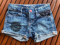 Desigual kurze Mächchenjeans mit Pailletten und Stickerei Größe: 5/6 Bund: 30 cm