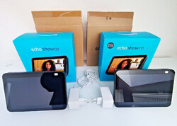 2x Amazon Echo Show 8 Anthrazit - ALEXA (2. Gen) - Neuwertiger Zustand + OVP