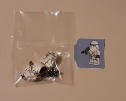 Lego Minifigur aus dem Star Wars 75340 Adventskalender 2022 - Snowtrooper