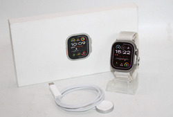 Apple Watch Ultra 2 49mm (GPS + Cellular) Titangehäuse mit Alpine Loop Mandel