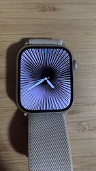 Apple Watch Series 8 45mm Aluminiumgehäuse mit Sportarmband - Polarstern (GPS)
