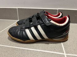 Adidas Hallen Turnschuhe, Gr. 39 1/3, Schwarz, Klettverschluss 