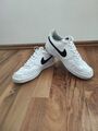 Sneaker Nike Gr. 42