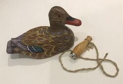 Vintage 5,6""-14 cm handbemalt Holz Folk Art Decoy Ente + Jäger Rufpfeife