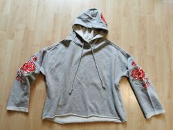 Sweatpullover, Hoodie Sweatshirt mit Kapuze von H&M  Gr. M, grau mit Stickerei. 