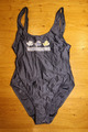 VINTAGE BADEANZUG SCHWIMMANZUG GRÖSSE 44 GRAU VORNE MIT AUFDRUCK