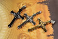 Edelstahl Halskette mit Kreuz Anhänger und Zirkonia Steinen Lange Kette 60 cm