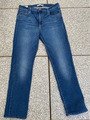 Levi’s 724 High-Rise Straight Damen Jeanshose (Gr 32) Hellblau Gr: 1 wählbar