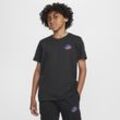 Nike Sportswear Standard Issue T-Shirt mit Grafik (ältere Kinder, Jungen) - Schwarz