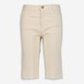 Cremefarbene Bermuda-Shorts mit offenem Saum