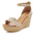 Sandalette LASCANA, Damen, Gr. 41, beige, Obermaterial: 50% Rindsleder, 50% Ziegenleder. Futter: 50% Rindsleder, 50% Ziegenleder. Decksohle: 100% Rindsleder. Laufsohle: 100% Synthetik, unifarben, modisch, Schuhe Riemchensandale Sandalette, Sandale, Sommerschuh aus Leder mit Keilabsatz