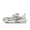 Nike V2K Run Schuh - Grau