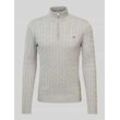 Strickpullover mit Zopfmuster