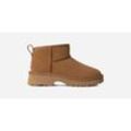 UGG® Classic Ultra Mini New Heights Boot für Kinder in Brown, Größe 32.5, Veloursleder