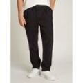 Chinohose TOMMY JEANS "TJM CASUAL ELASTICATED PANT", Herren, Gr. S, N-Gr, schwarz, Twill, Obermaterial: 97% Baumwolle, 3% Elasthan, unifarben, casual, regular fit lang, Hosen, mit Bundfalten