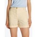 Chinoshorts TOMMY HILFIGER "CO BLEND GMD CHINO SHORT", Damen, Gr. 34, N-Gr, weiß (ivory petal), Web, Obermaterial: 65% Baumwolle, 33% Lyocell, 2% Elasthan, unifarben, casual, regular fit kurz, Hosen, mit Umschlagsaum