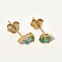 Ohrstecker aus 375er Gold mit Smaragd & Diamanten