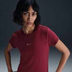 Nike Sportswear Chill Knit schmal geschnittenes Kurz-T-Shirt (Damen) - Rot