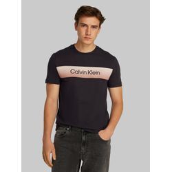 T-Shirt CALVIN KLEIN "LINEAR OMBRE CHEST LOGO T-SHIRT", Herren, Gr. L, schwarz, Single Jersey, Obermaterial: 100% Baumwolle, unifarben mit Farbeinsatz, casual, normal hüftlang, Rundhals, Kurzarm abgesteppt, Shirts, mit Ombré-Logo-Druck