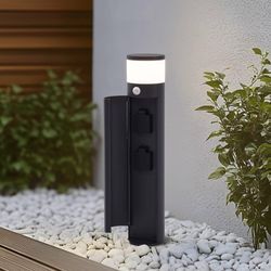Lucande Sockellampe Corban, grau, Sensor, Steckdosen, IP44